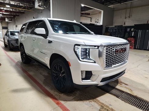 Used 2024 GMC Yukon Denali image 6