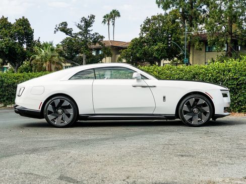 Certified 2024 Rolls-Royce Spectre w/ Spectre Launch Package AWD/4WD image 8