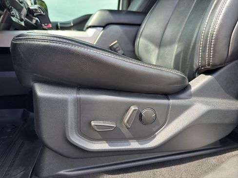 Used 2019 Ford F150 Lariat AWD/4WD image 12