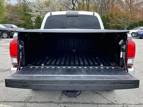 Used 2022 Toyota Tacoma SR5 AWD/4WD image 31