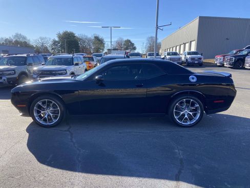 Used 2021 Dodge Challenger SXT w/ Plus Package image 6