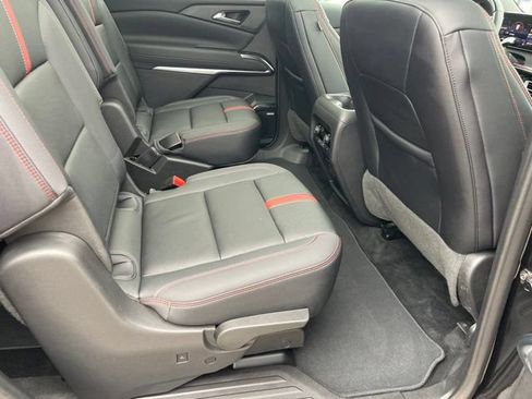 Used 2024 Chevrolet Traverse RS AWD/4WD image 34