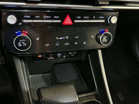 Certified 2025 Hyundai Tucson SEL AWD/4WD image 12