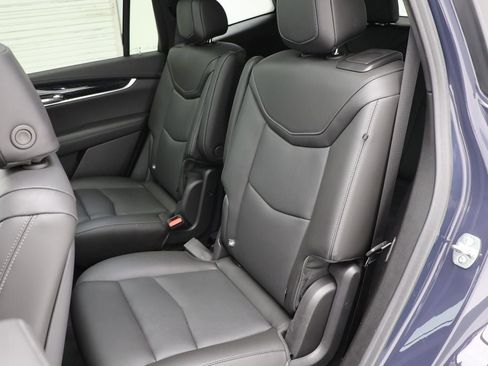 Used 2025 Cadillac XT6 Premium Luxury image 12