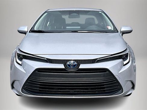 Used 2024 Toyota Corolla LE image 3