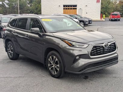 Used 2023 Toyota Highlander XLE