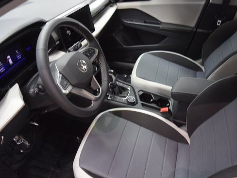 New 2025 Volkswagen Taos S image 4