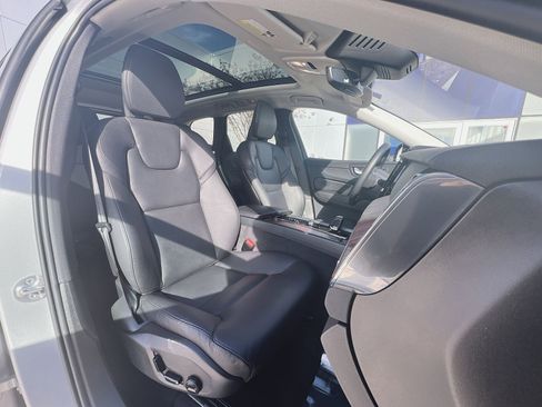 Certified 2023 Volvo XC60 B5 Plus w/ Protection Package Premier image 27