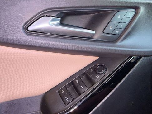 Used 2025 Chevrolet Equinox ACTIV w/ Safety and Technology Package image 27