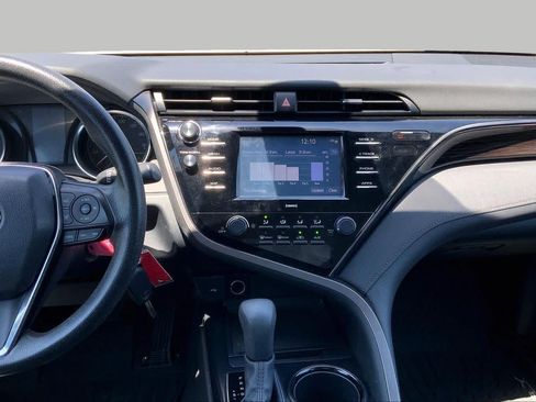 Used 2020 Toyota Camry LE FWD image 6