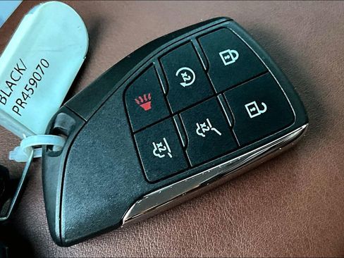 Used 2023 GMC Yukon Denali Ultimate image 11