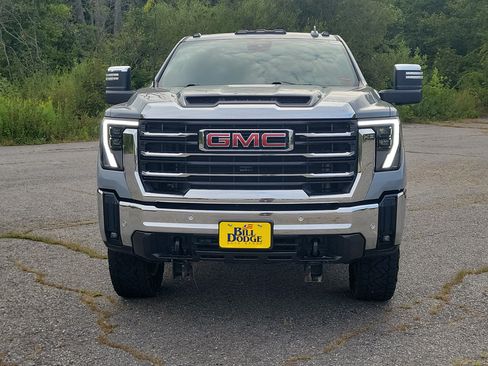 Used 2024 GMC Sierra 2500 SLT w/ SLT Premium Package AWD/4WD image 2