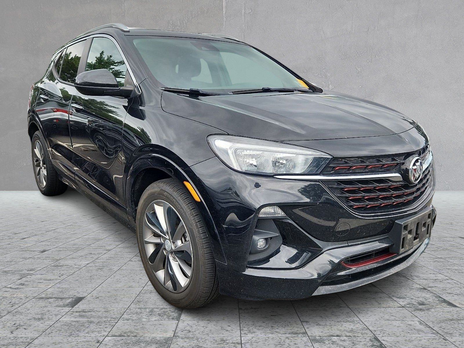 Used 2022 Buick Encore GX Select w/ Sport Touring Package FWD image 1