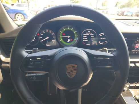 Used 2022 Porsche 911 Carrera RWD image 21
