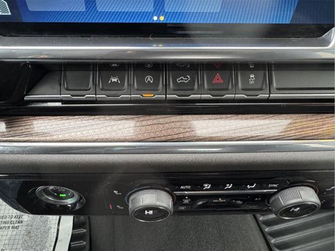 Used 2023 Chevrolet Silverado 1500 LT image 23