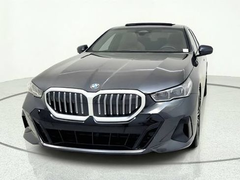 Used 2026 BMW 530i w/ M Sport Package RWD image 3