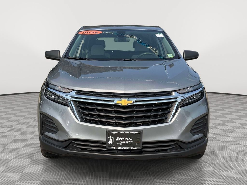 Used 2024 Chevrolet Equinox LS FWD image 2