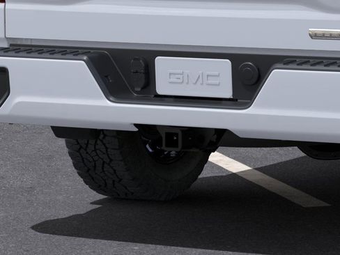 New 2025 GMC Sierra 1500 Elevation image 14