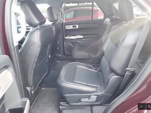 Used 2022 Ford Explorer Limited w/ Equipment Group 301A image 4