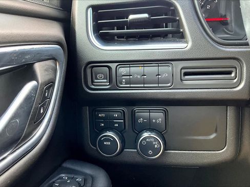 Used 2021 Chevrolet Tahoe Z71 image 35