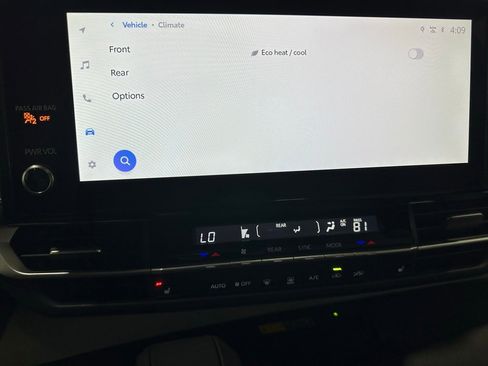 Used 2025 Toyota Sienna XSE image 34