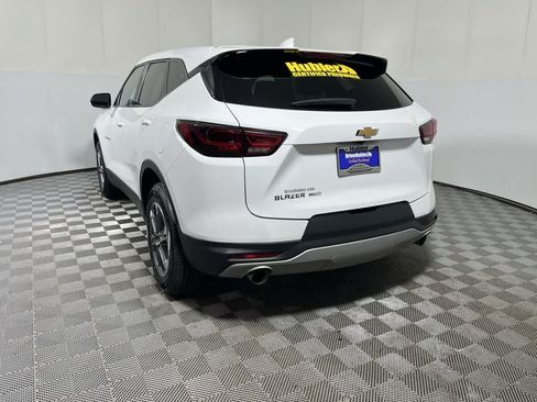 Used 2022 Chevrolet Equinox Premier w/ LPO, Floor Liner Package AWD/4WD image 6