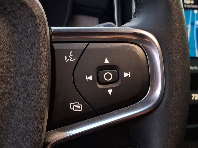 Certified 2026 Volvo XC40 B5 Plus AWD/4WD image 20