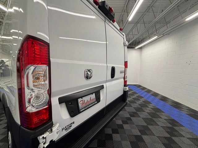 Used 2025 RAM ProMaster 2500 w/ Convenience Group FWD image 8