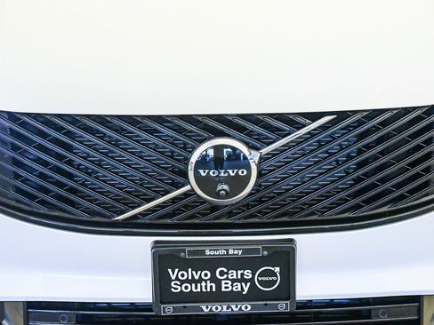 Certified 2026 Volvo XC90 B6 Ultra w/ Protection Package AWD/4WD image 8