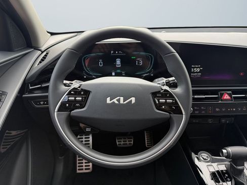 New 2025 Kia Niro EX Touring image 12