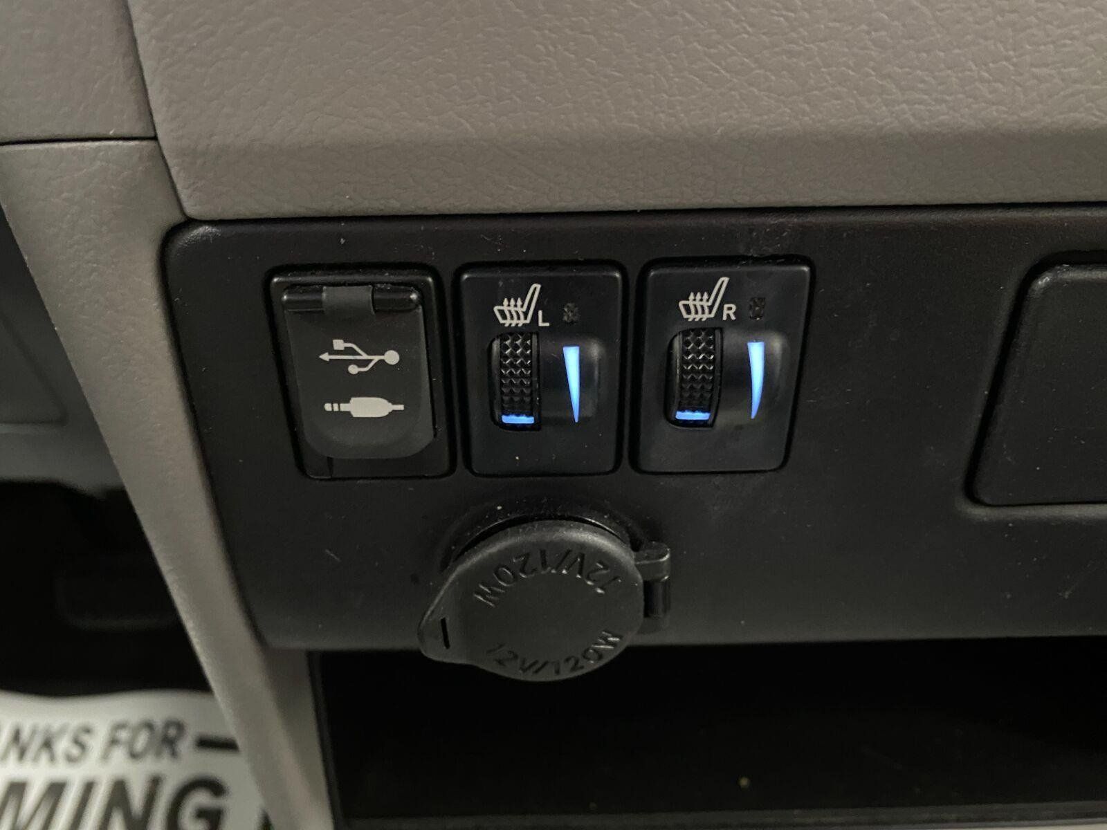 Used 2016 Toyota Sienna XLE FWD image 26