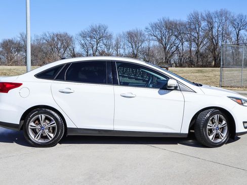 Used 2017 Ford Focus SE image 5