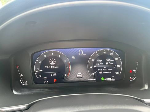 Used 2024 Honda Civic Touring image 11
