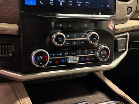 Used 2024 Ford Expedition Max Limited RWD image 37
