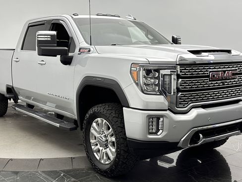 Used 2020 GMC Sierra 3500 Denali w/ Denali Ultimate Package image 3