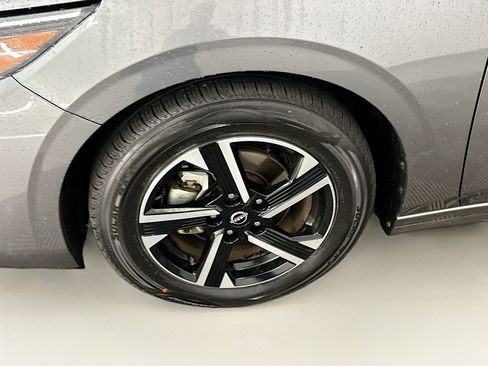 Used 2024 Nissan Sentra SV image 11