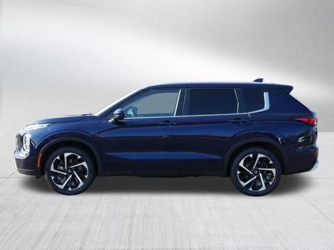 Used 2023 Mitsubishi Outlander SE AWD/4WD image 2