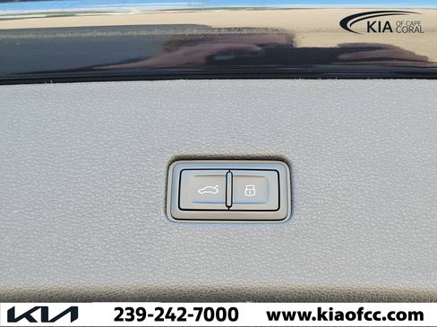 Used 2025 Audi SQ8 Prestige AWD/4WD image 10