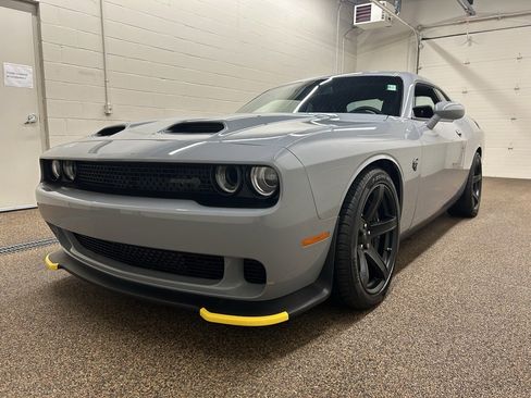 Used 2022 Dodge Challenger SRT Hellcat w/ Plus Package image 5