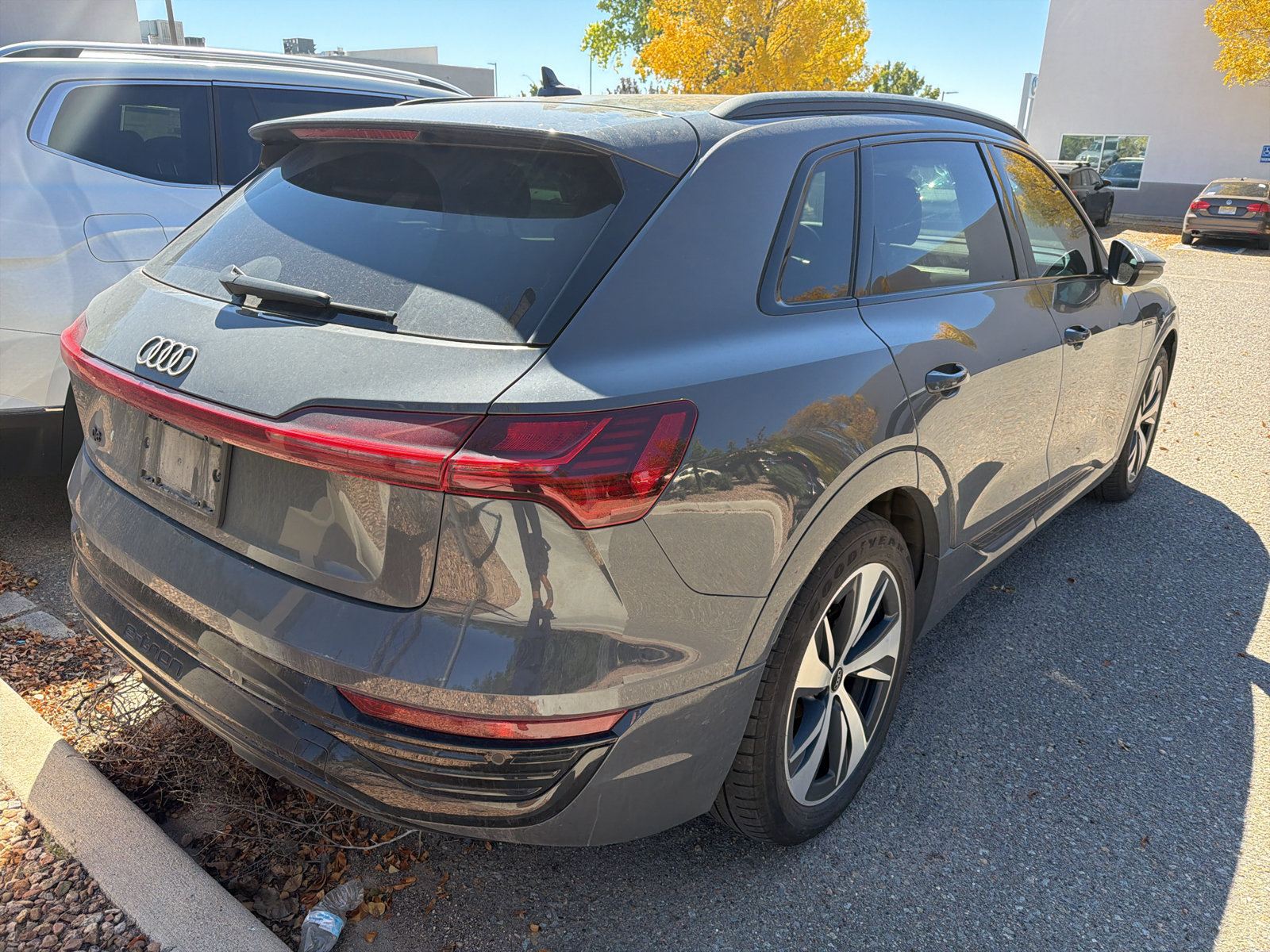 Used 2024 Audi Q8 e-tron Premium AWD/4WD image 22