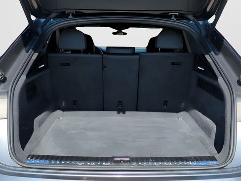 Used 2023 Audi Q8 Premium Plus image 14