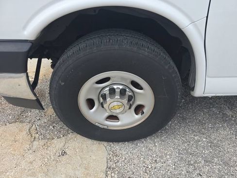 Used 2024 Chevrolet Express 3500 LT w/ LT Preferred Equipment Group RWD image 21