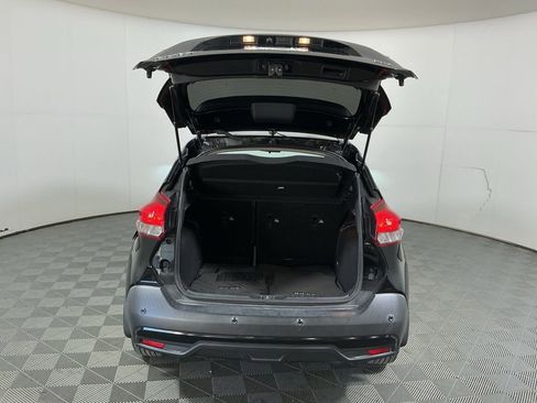 Used 2020 Nissan Kicks SR image 25