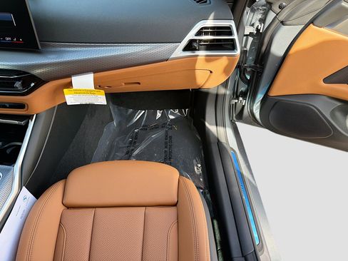 New 2026 BMW i4 eDrive40 w/ Parking Assistance Package RWD image 17