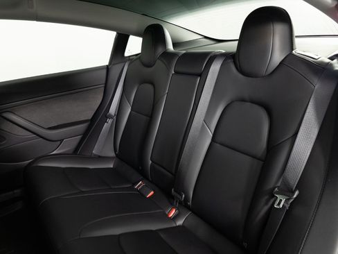 Used 2019 Tesla Model 3 Long Range image 17