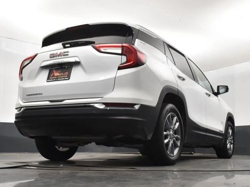 Used 2023 GMC Terrain SLT FWD image 13