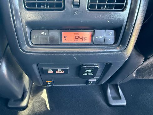 Used 2020 Nissan Pathfinder SL AWD/4WD image 25