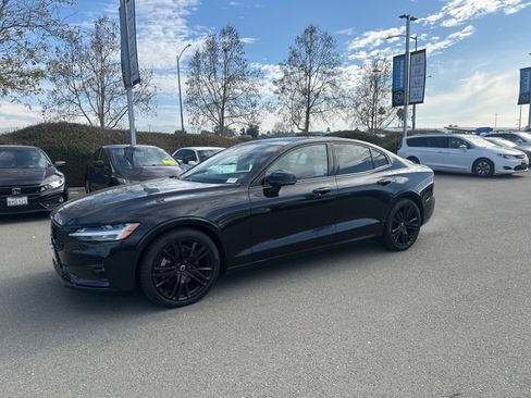 Used 2023 Volvo S60 B5 Plus w/ Climate Package image 5