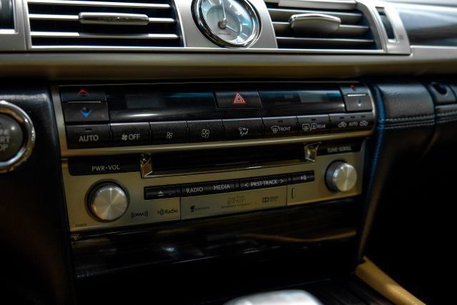 Used 2015 Lexus LS 460 w/ Comfort Package RWD image 35