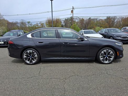 Used 2025 BMW i5 xDrive40 w/ Premium Package AWD/4WD image 8